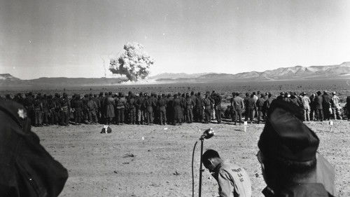 Downwinders and the Radioactive West Bild 1