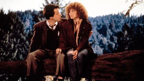 Ein Yuppie steht im Wald Bild 3