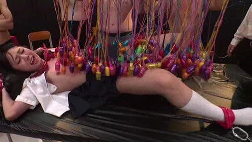 女子高生マシンバイブ 黒髪優等生をマシンで調教したら、口から泡を吹いているのに腰をくねらせチ○ポをおねだり Bild 1