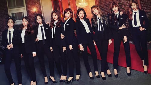 TWICE FANMEETING "ONCE BEGINS" Bild 1