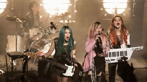 Jem and the Holograms Bild 2