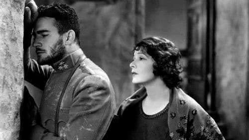 The Woman Disputed Bild 1