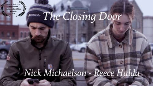 The Closing Door Bild 1