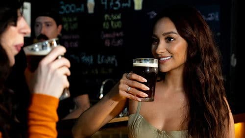 Thirst with Shay Mitchell Bild 5