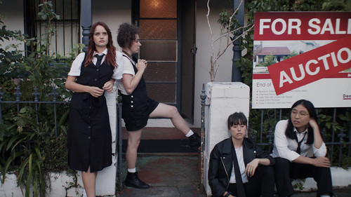 Evicted! A Modern Romance Bild 3