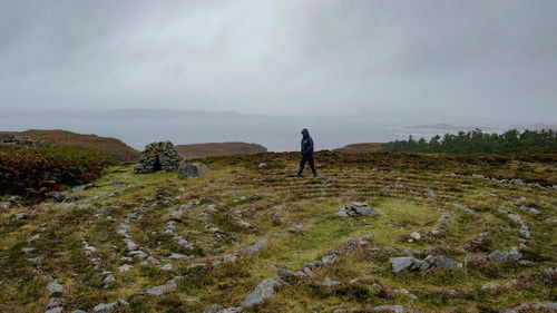 Against the Tide Bild 1