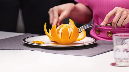 Mind Your Manners Bild 1