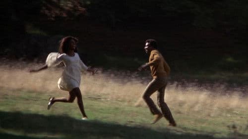 Fußballmatch und süße Girls Bild 3