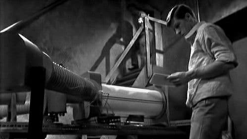 The Dead Past Bild 1