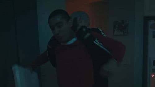 When the Pizza Delivery Guy Walks in on a Robbery Bild 1