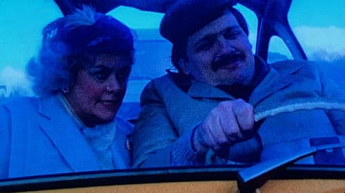 Mr Jolly Lives Next Door Bild 5