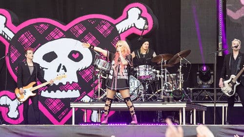 Avril Lavigne en concert au Main Square Festival 2024 Bild 1