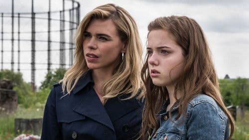 City of Tiny Lights Bild 3