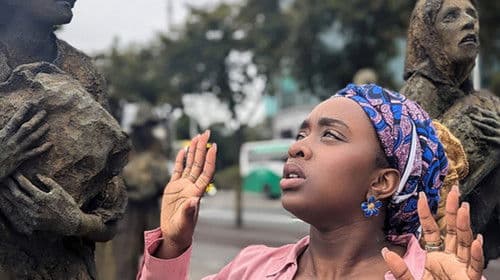 Dance Like Someone’s Watching Bild 1