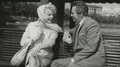 No Love for Johnnie Bild 1