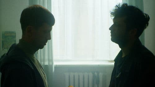 At Home, Alone Bild 1