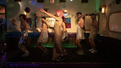 A Man Walks Down the Street Bild 2