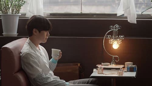 이름 없는 다방에서 Bild 2