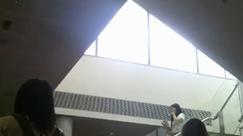 People Passing By Bild 2