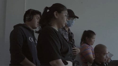 Behind Kitani Bild 1