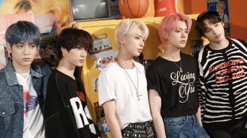 TOMORROW X TOGETHER 'HOUSE FAIRY' 2021 SEASON'S GREETINGS Bild 1