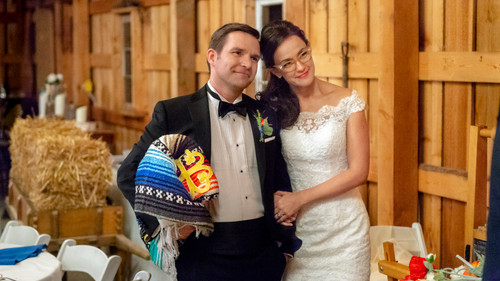 Signed, Sealed, Delivered: To the Altar Bild 7
