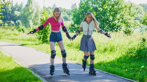 Lesbians Get Hot as Summer Bild 4