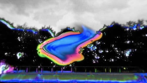 We Make the TV Glow Bild 2