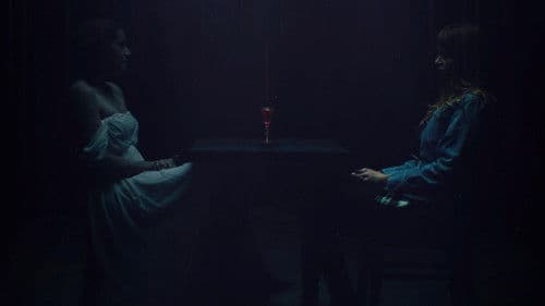 The Woman Under the Stage Bild 1