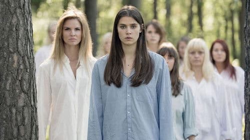 Kvinner i for store herreskjorter Bild 1