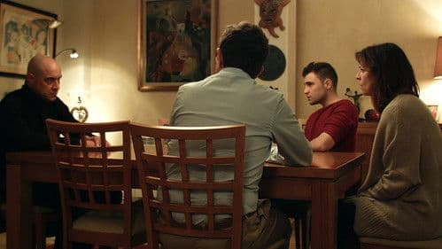 Under The Rose Bild 1