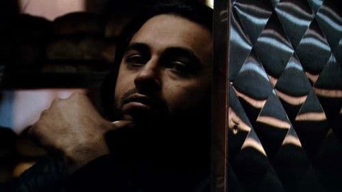 Man Push Cart Bild 2