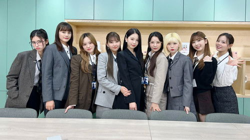 NiziU COMPANY Bild 1