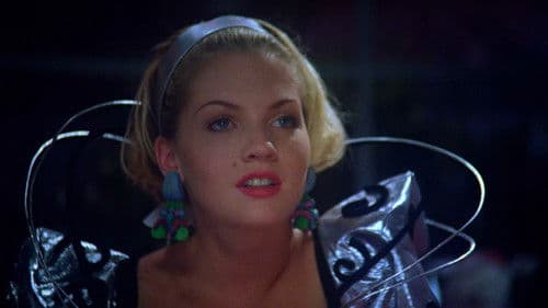 Beach Babes from Beyond Bild 6