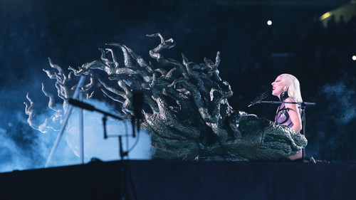 Gaga Chromatica Ball Bild 6