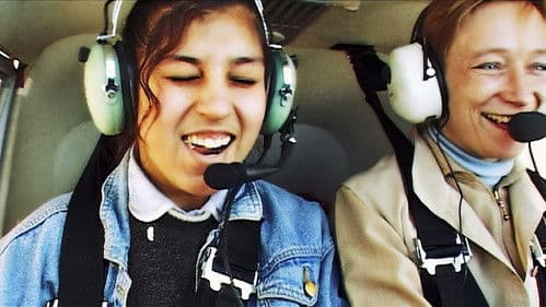 Smiling in a War Zone Bild 1