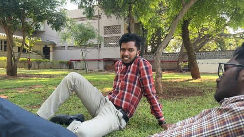 Moondru Kanavugal Bild 1