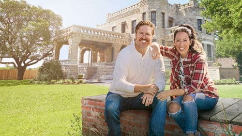 Fixer Upper: The Castle Bild 1