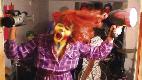 A Family Finds Entertainment Bild 1