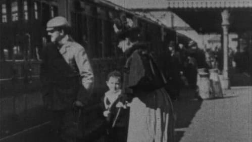 Train Entering Hove Station Bild 1