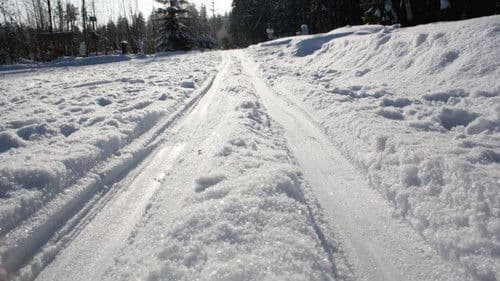 Sinivalkoinen valhe Bild 1