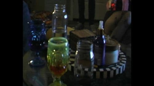 Parker Goes to A Party Bild 1