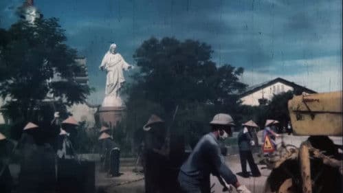 Cô gái trên sông Bild 7