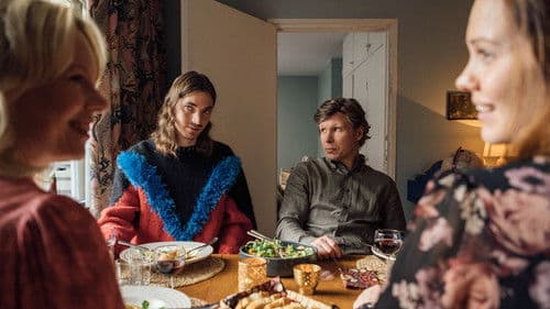 Neljä pientä aikuista Bild 5