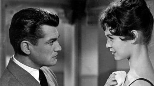 Reif auf jungen Blüten Bild 1