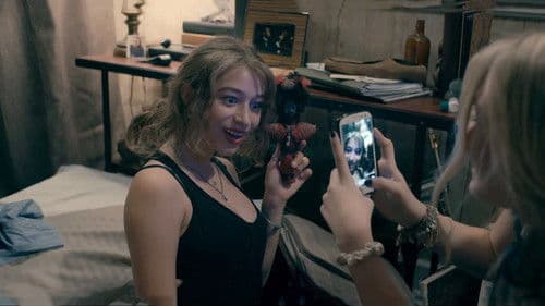 Let's Scare Julie Bild 8