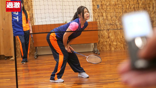 「お尻にもマ〇コにもチ〇コください…」アナルに媚薬リモバイを入れられ遠隔ケツイキ発情!アナニ―中に再び襲われ下半身が窒息するほど交互ズボ挿し2穴ピストンを懇願するスポーツ女子2 Bild 1