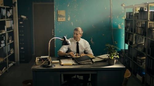 The Middle Man Bild 1