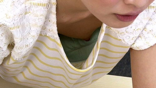 胸チラしているのに気付かず働く女子社員に手を出しちゃった俺2 - 鳴美れい Bild 1