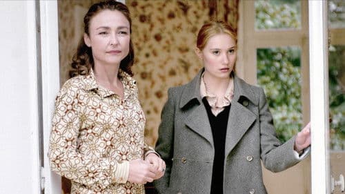 Das Mädchen, das die Seiten umblättert Bild 1